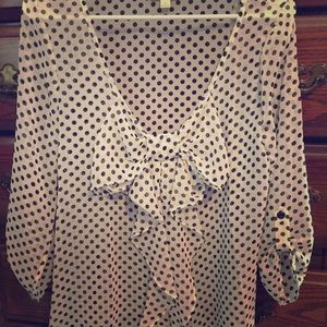 Size Medium Women's Black and White Polkadot Top