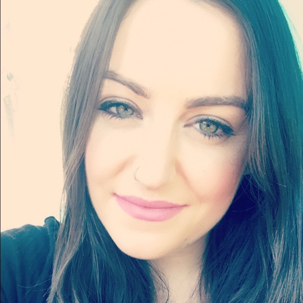 Meet your Posher, Lia