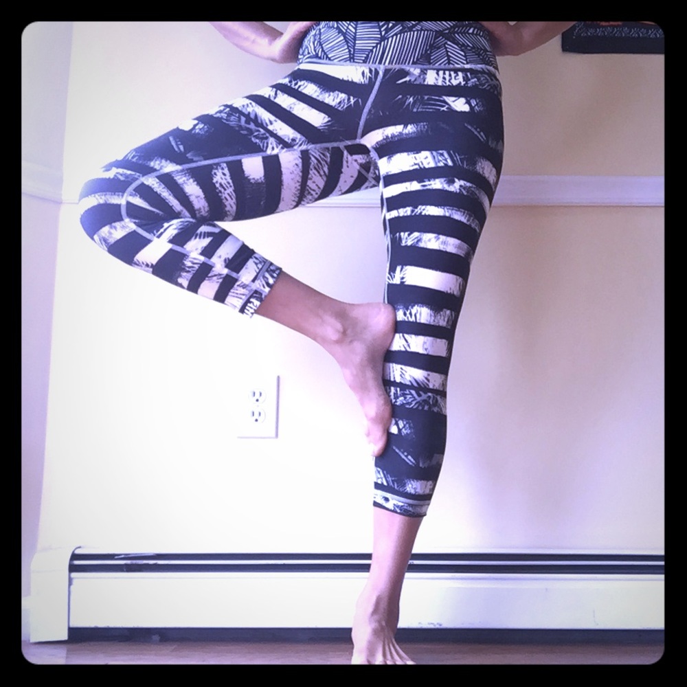 💰Sunday Sale! 👏🏻 Lululemon crop pant. NEW!