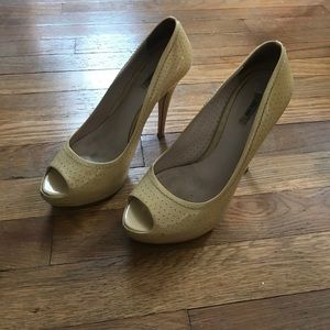 Miu Miu patent leather peep toe pumps Miu Miu patent leather peep toe pumps