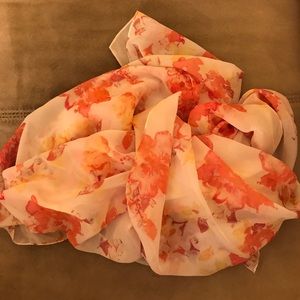 Floral lightweight scarf