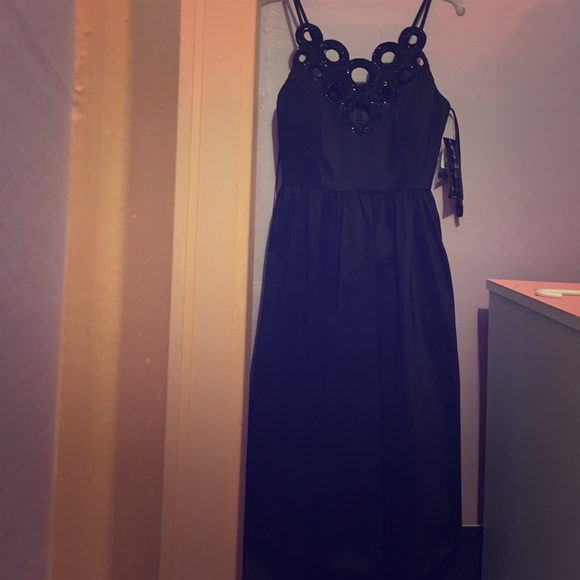 To tight - Picture 1 of 2