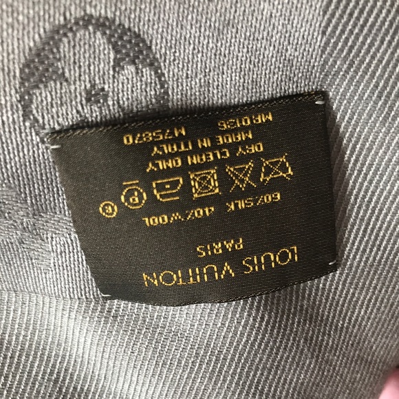 Gray Louis Vuitton Silk Scarf - OFFERS+TRADES