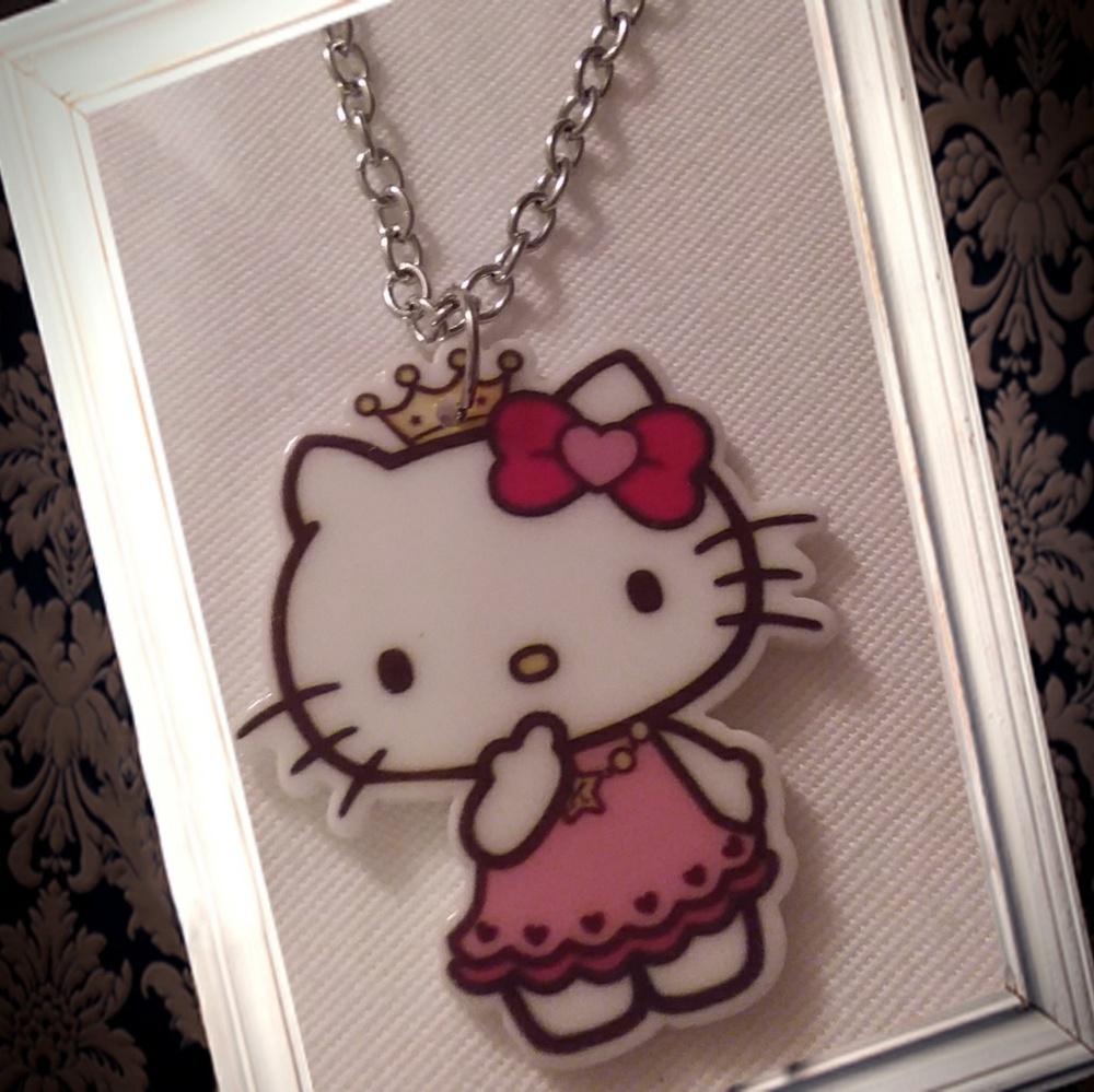 Kitty acrylic necklace   light purple dress
