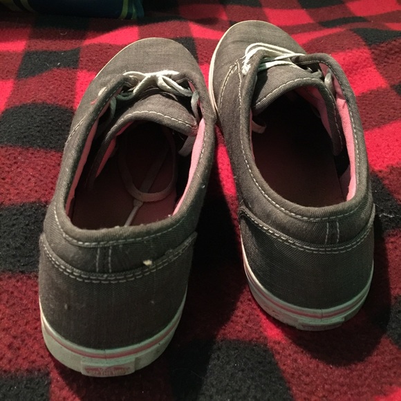Womens Vans - Picture 2 of 4
