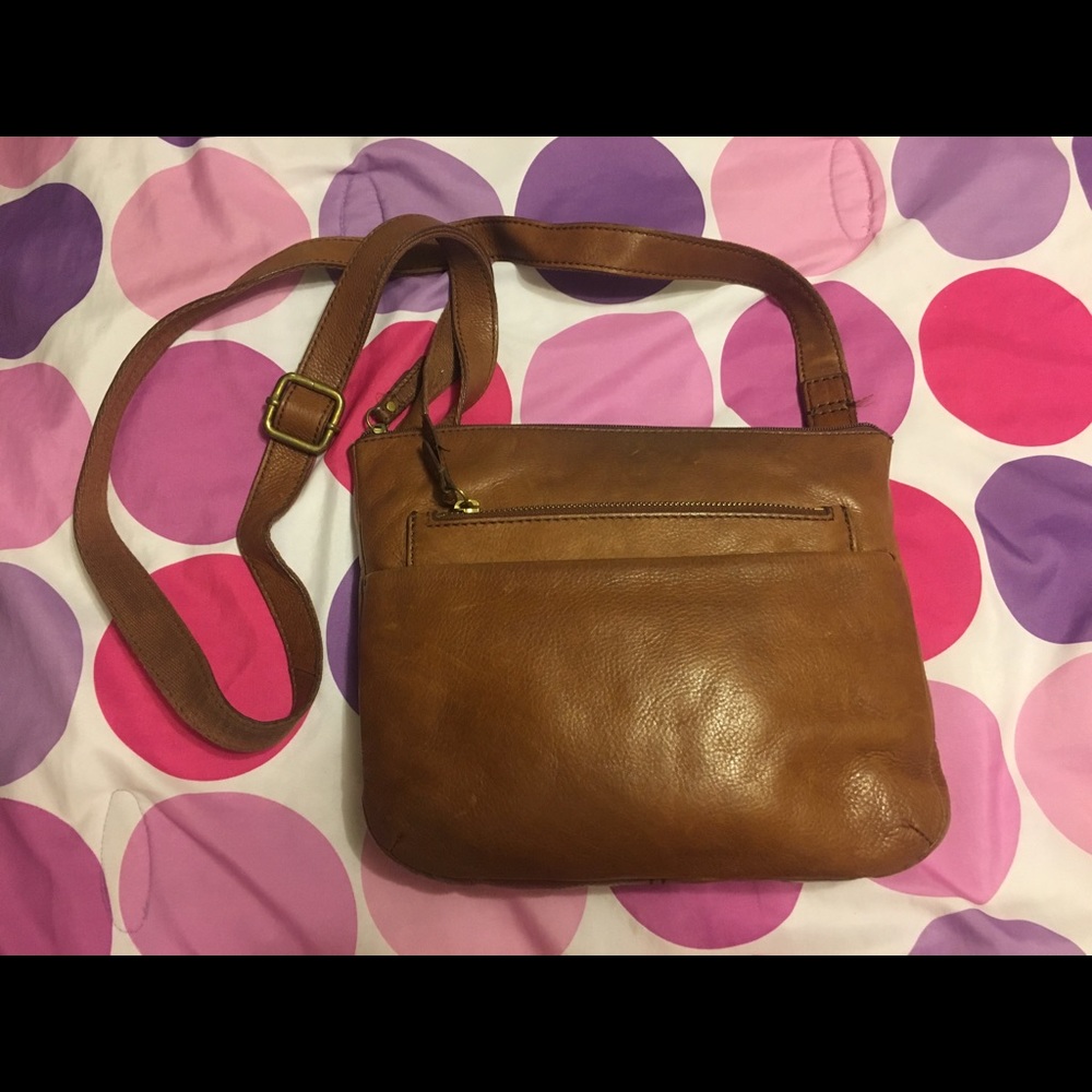 Clearance 🛍 Brown fossil crossbody.