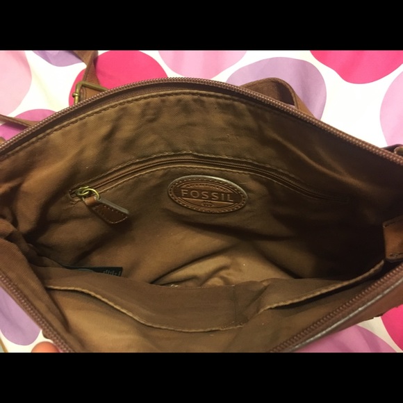 Clearance 🛍 Brown fossil crossbody. - Picture 5 of 5