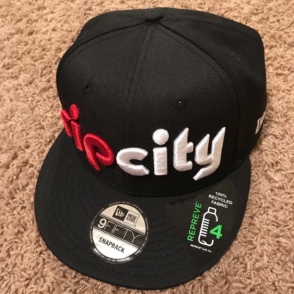 New with stickers and tags, Blazers Hat!!!