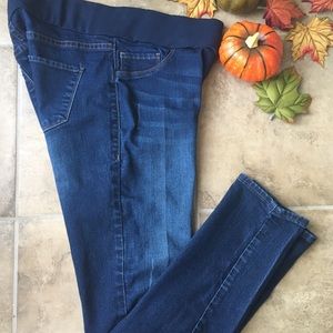 Women's maternity jeans size Med