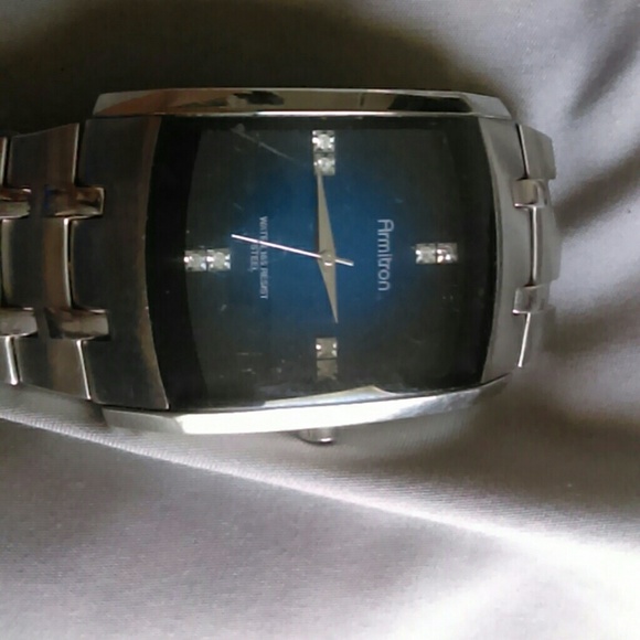 A bundle of watches - Picture 2 of 4