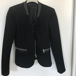 Excellent, rarely worn Zara black blazer size XS