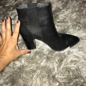 Seychelles ankle booties
