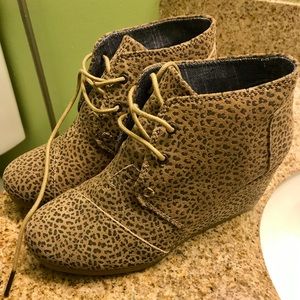 TOMS Cheetah Print Booties/Wedges