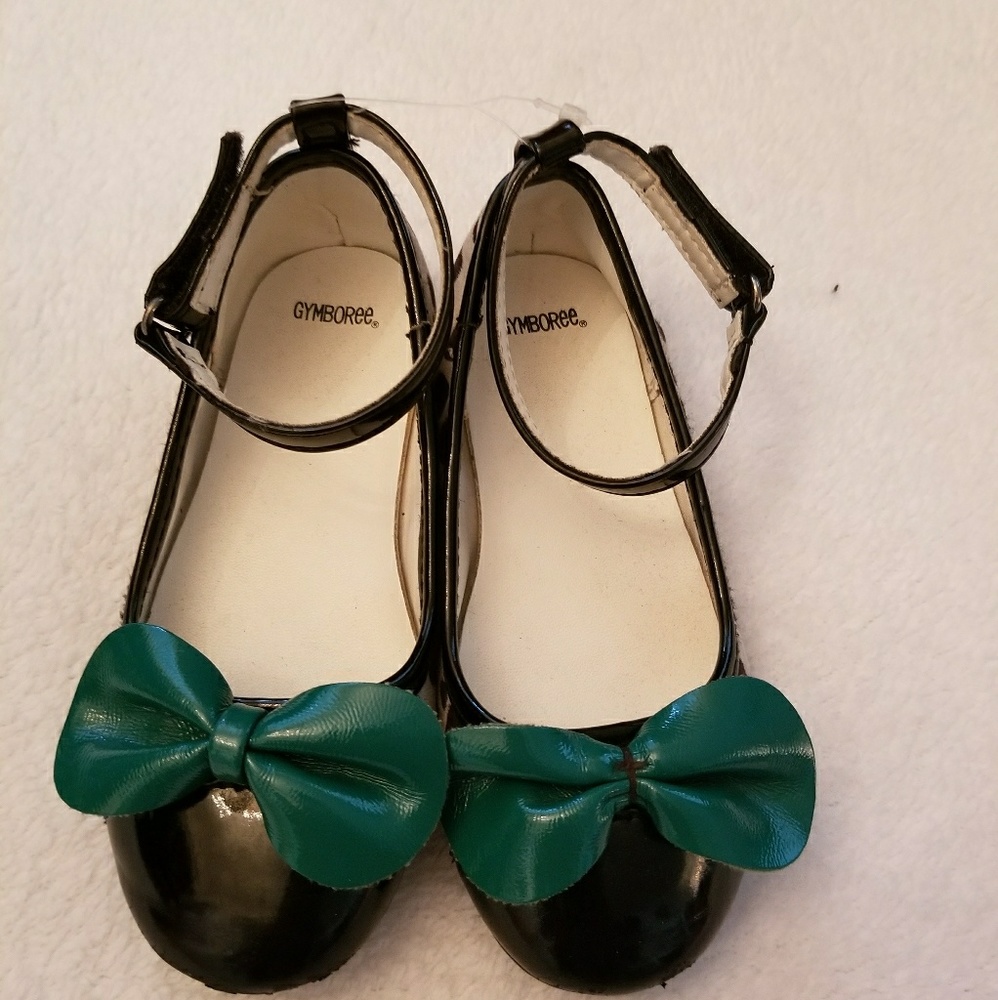 Gymboree Dalmatian green bows shoe size 7