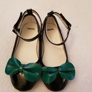 Gymboree Dalmatian green bows shoe size 7