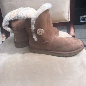 UGGs