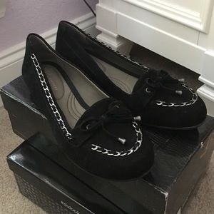 B. Makowsky Fina Suede Moccasin Loafer Flats