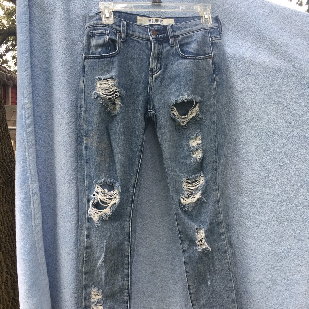 Brandy Melville destroyed boyfriend jeans