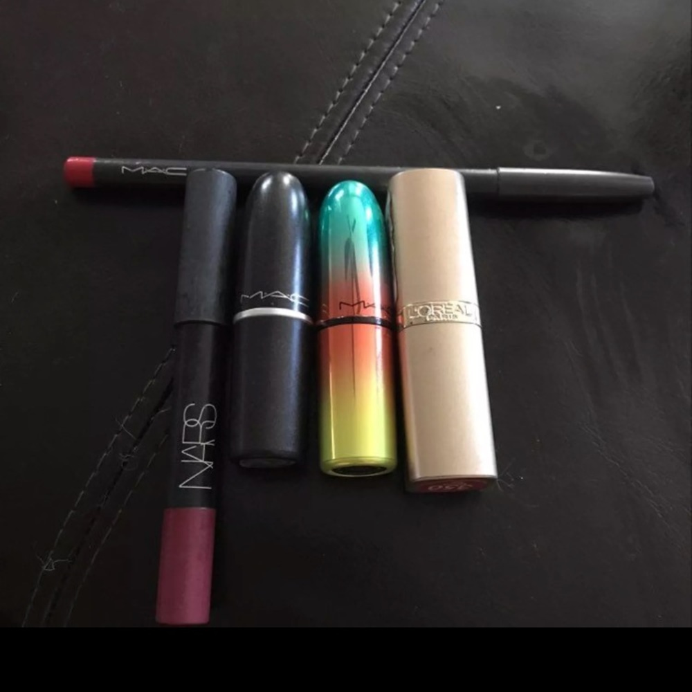 Lot of red ❌SOLD❌