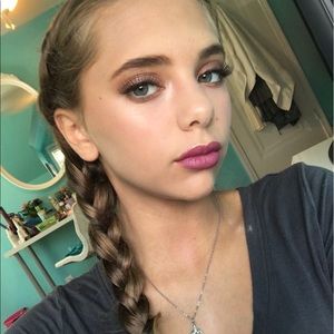 Meet your Posher, Alison