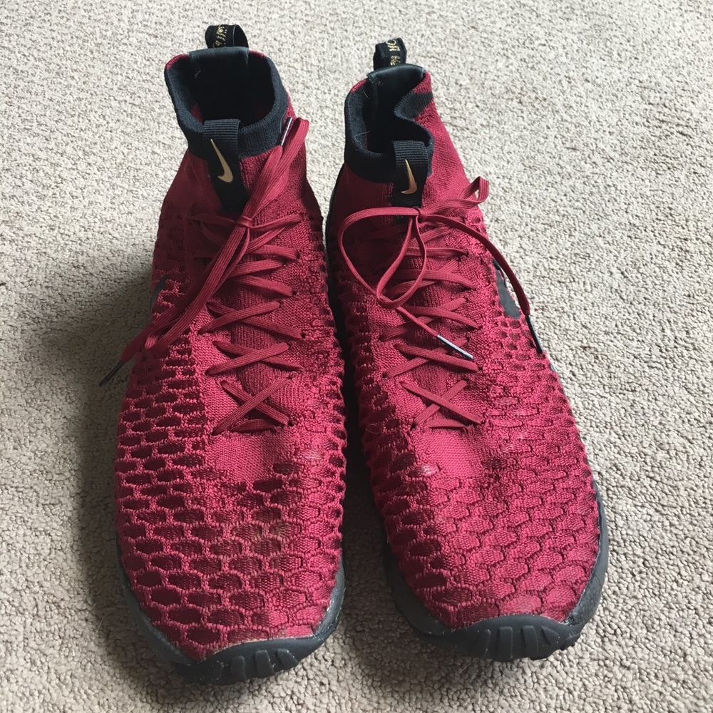 Men's Nike size 9.5 Calcio soccer sneakers