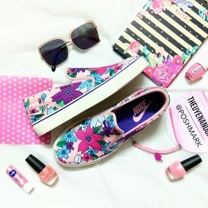 💠LAST CHANCE NEW Nike Toki Slip *Sz 9 Runs Small*