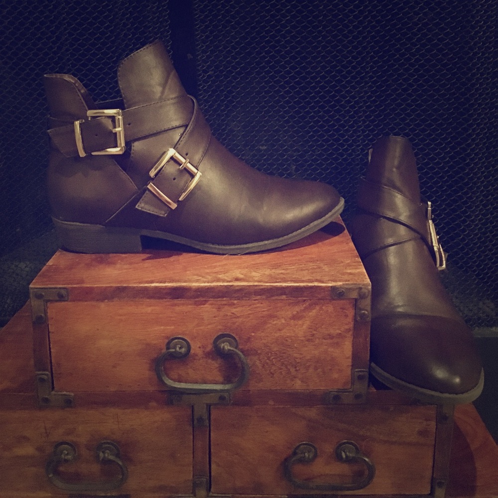Flat Booties with Buckle Details