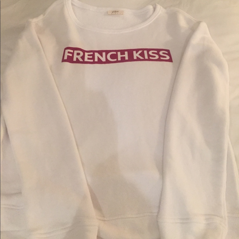 New "French Kiss" white sweatshirt