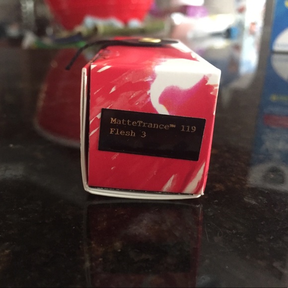 Pat McGrath Flesh 3 - Picture 3 of 3