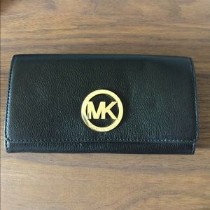 Micheal Kors wallet