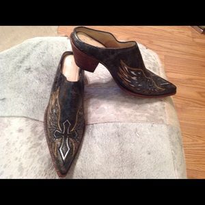 Corral Vintage Women's slip on mule boots size 8