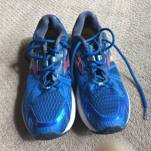 Brooks size 8.5 Ravenn sneakers