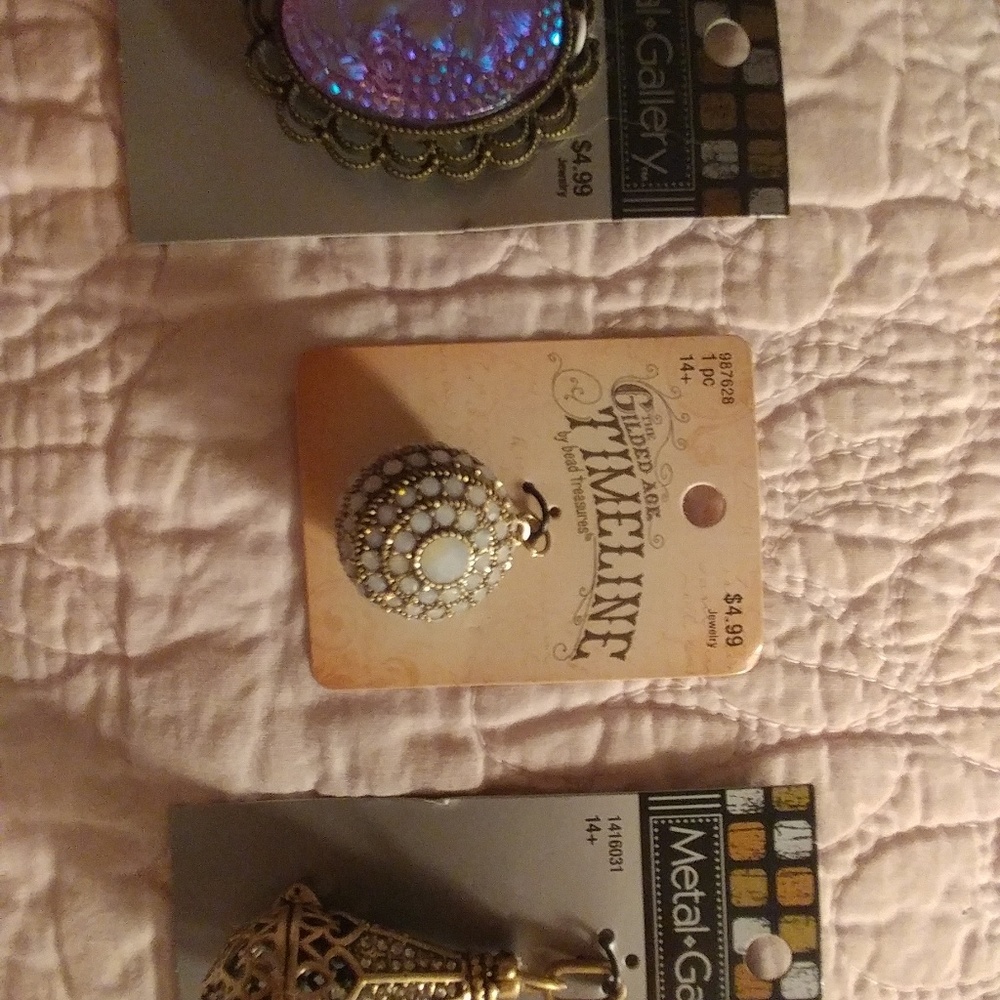 3 pendants