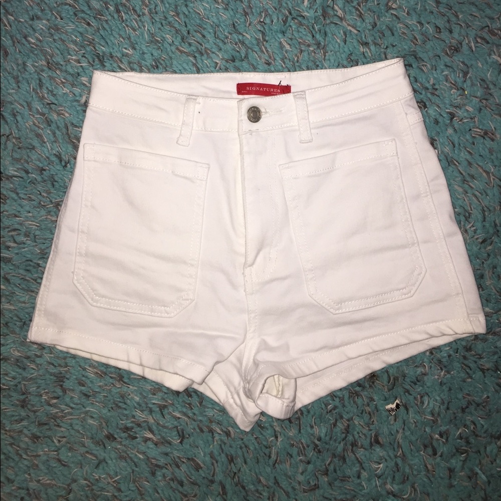 Signature 8 White Highwaisted Denim Shorts