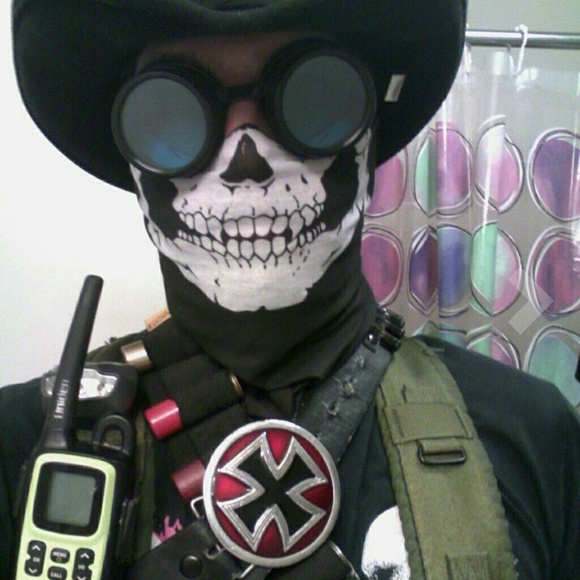 White Half Face Skull Tube Mask - Picture 6 of 8