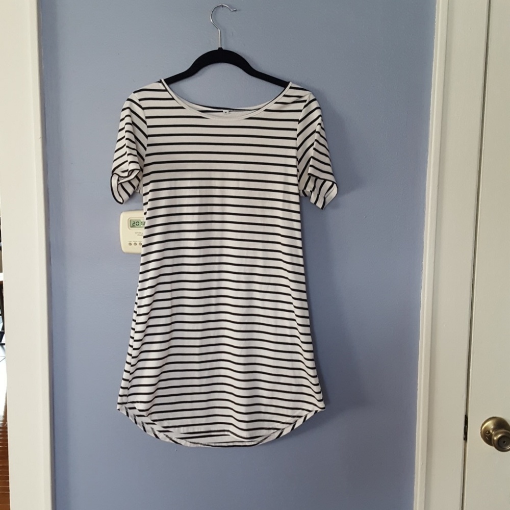 Black & White Striped t-shirt dress