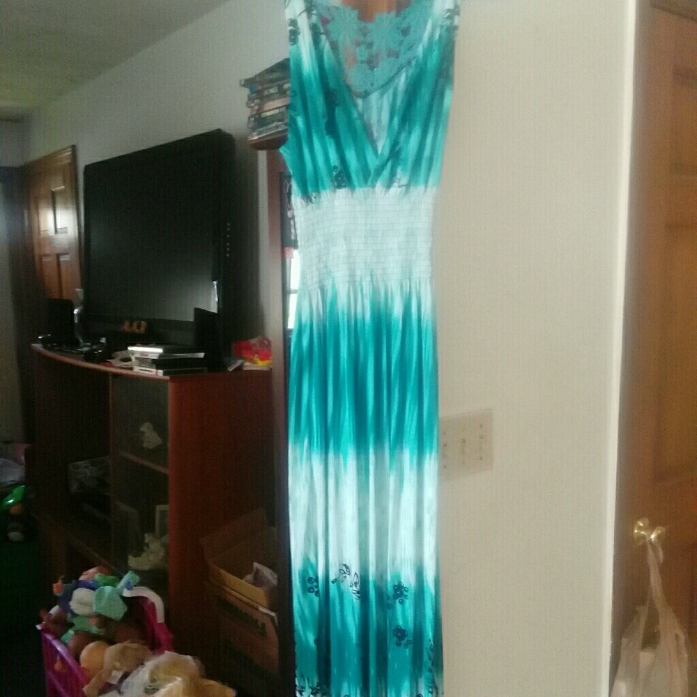 NWOT Maxi dress