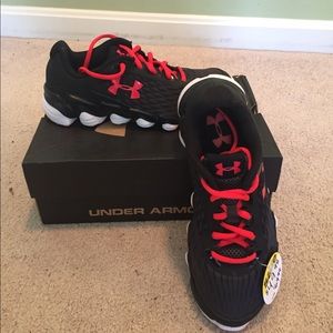 NEW Under Armour Micro G Spine Disrupt Sneakers