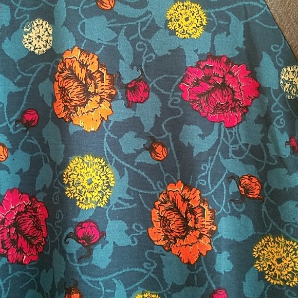 LuLaRoe Randy - Picture 2 of 3