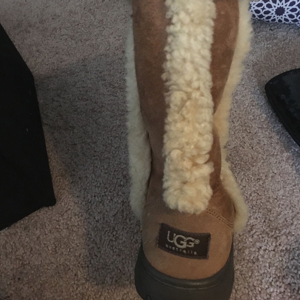 Tall uggs - Picture 2 of 4
