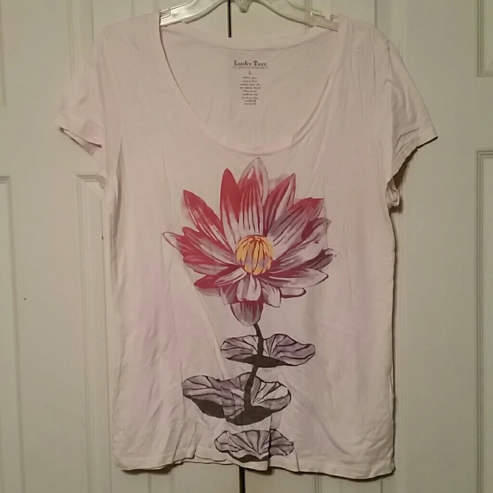 Lucky Brand light pink lotus flower tshirt!