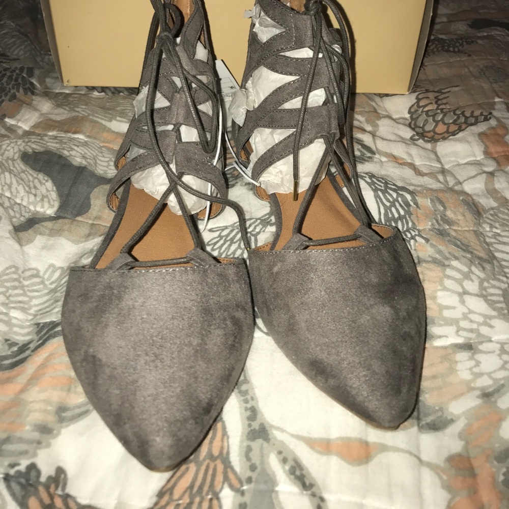 New Mossimo grey flats