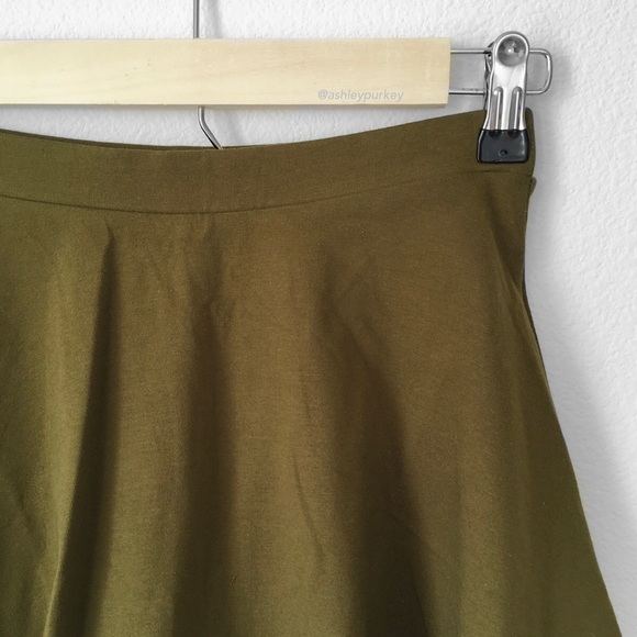 🌸4 for $10🌸 olive green skater skirt - Picture 2 of 4