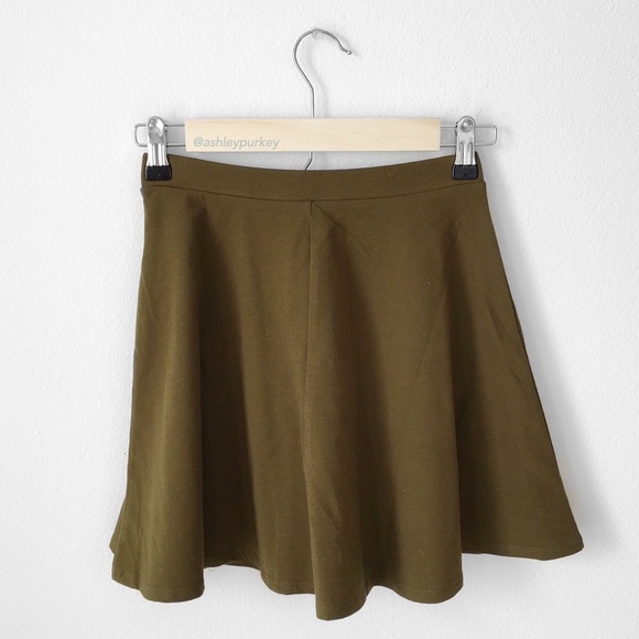 🌸4 for $10🌸 olive green skater skirt - Picture 3 of 4