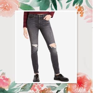 NWOT Levi's 721 High Rise Skinny Jeans