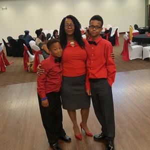 Meet your Posher, Sharon