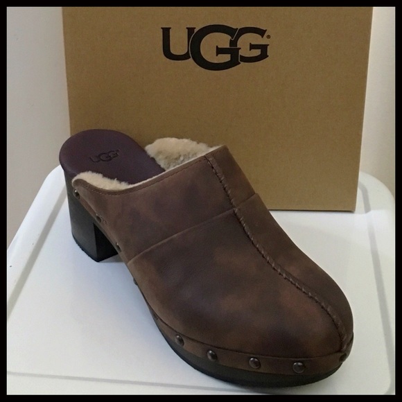 UGG AUSTRALIA LEATHER & SHEARLING LINED CLOGS - Picture 3 of 7