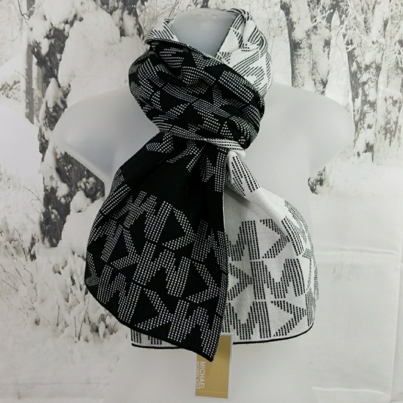 Michael Kors scarf NWT - Picture 2 of 4