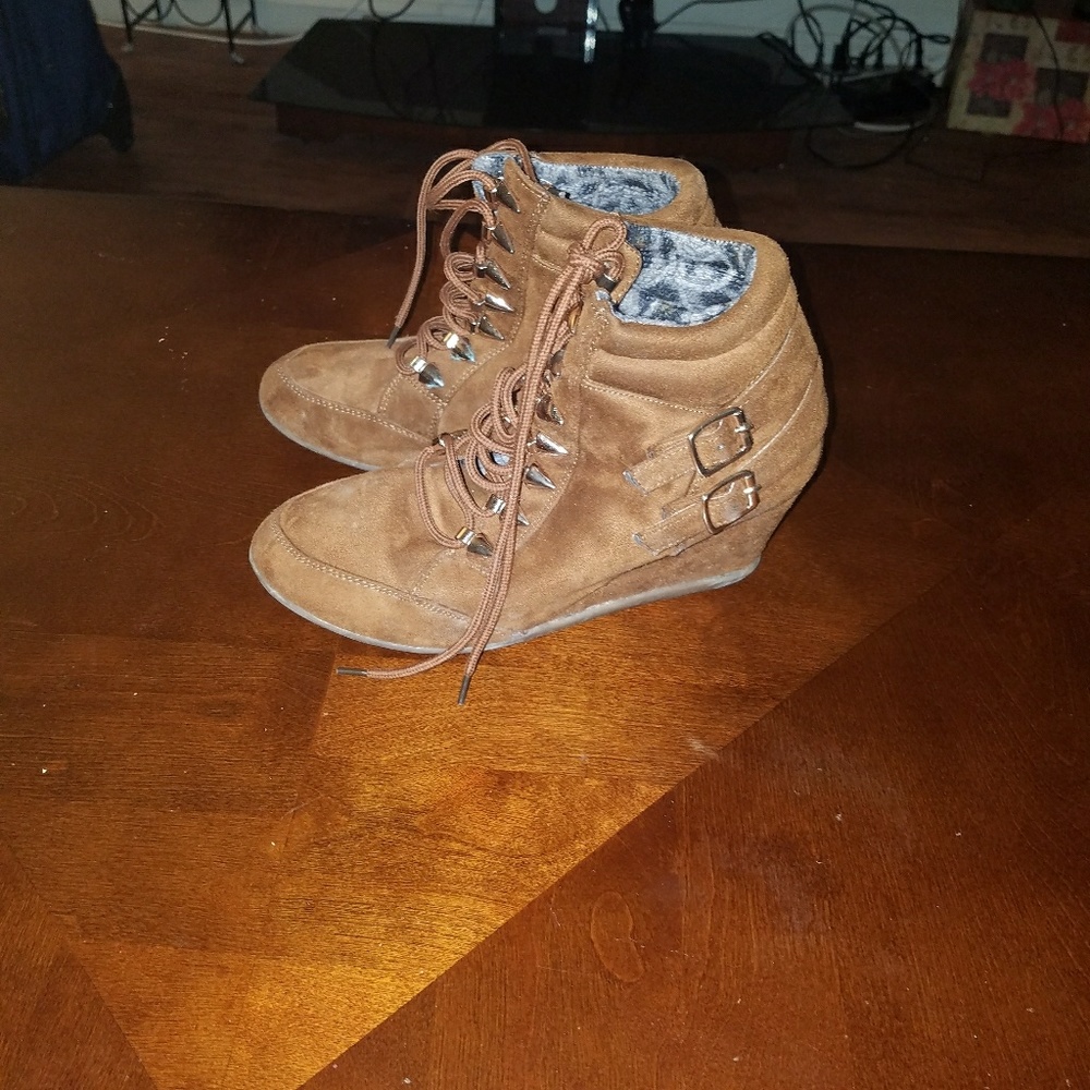 Wedge booties