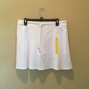 Women's skort ( skirt with shorts built in)